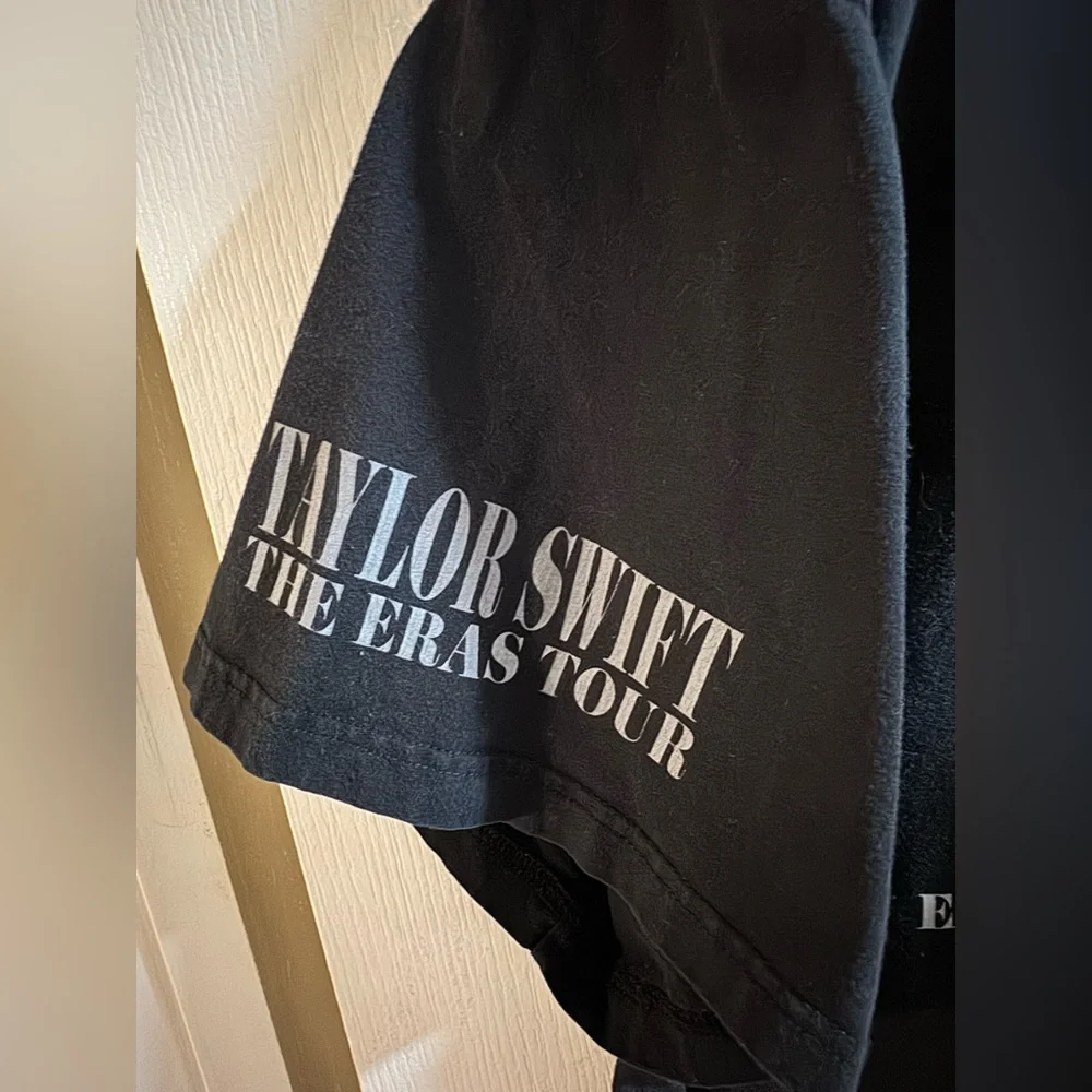 Taylor Swift The Eras Tour Black Graphic Photo Collage Concert Tee Women’s 2XL - Picture 7 of 9